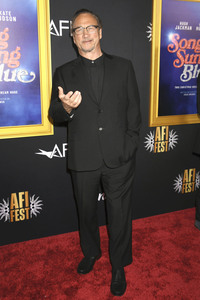 Closing Ceremony und Filmpremiere 'Song Sung Blue', AFI Fest 2025 in Los Angeles