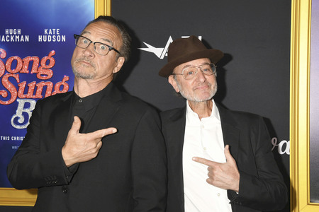 Closing Ceremony und Filmpremiere 'Song Sung Blue', AFI Fest 2025 in Los Angeles