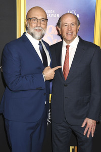 Closing Ceremony und Filmpremiere 'Song Sung Blue', AFI Fest 2025 in Los Angeles