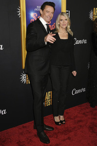 Closing Ceremony und Filmpremiere 'Song Sung Blue', AFI Fest 2025 in Los Angeles