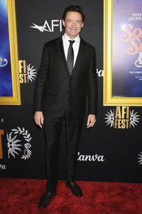 Closing Ceremony und Filmpremiere 'Song Sung Blue', AFI Fest 2025 in Los Angeles