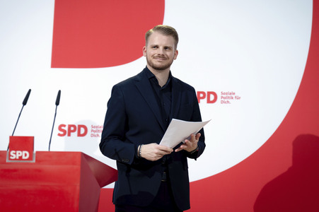 Pressekonferenz mit dem SPD-Generalsekretär in Berlin