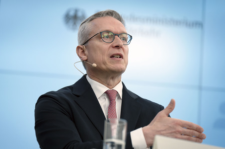 Pressekonferenz zum Thema neue i-kfz-App in Berlin