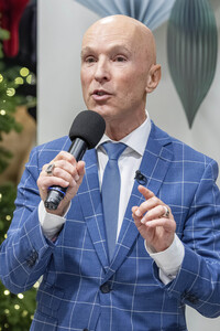 Charity-Wald Eröffnung in der Galeria Düsseldorf