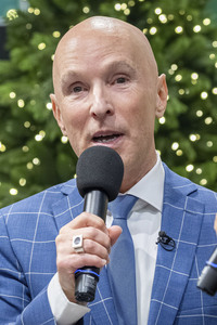 Charity-Wald Eröffnung in der Galeria Düsseldorf