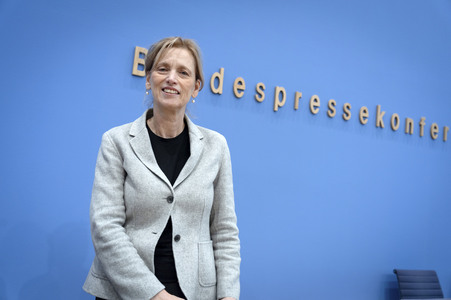 Bundespressekonferenz 'Aktuelle Herausforderungen beim Kinder- und Jugendschutz in der digitalen Welt' in Berlin