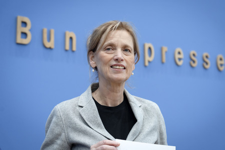 Bundespressekonferenz 'Aktuelle Herausforderungen beim Kinder- und Jugendschutz in der digitalen Welt' in Berlin