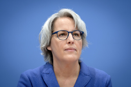 Bundespressekonferenz 'Aktuelle Herausforderungen beim Kinder- und Jugendschutz in der digitalen Welt' in Berlin