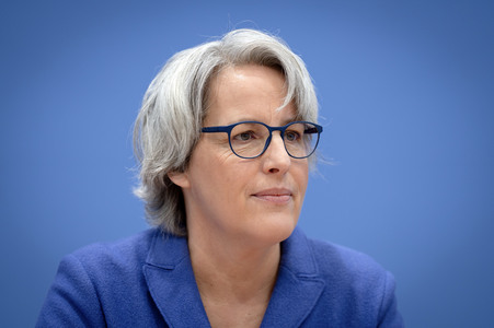 Bundespressekonferenz 'Aktuelle Herausforderungen beim Kinder- und Jugendschutz in der digitalen Welt' in Berlin