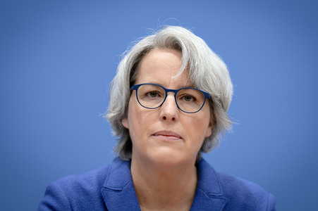 Bundespressekonferenz 'Aktuelle Herausforderungen beim Kinder- und Jugendschutz in der digitalen Welt' in Berlin