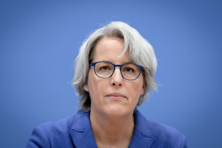 Bundespressekonferenz 'Aktuelle Herausforderungen beim Kinder- und Jugendschutz in der digitalen Welt' in Berlin