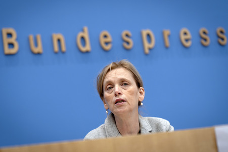 Bundespressekonferenz 'Aktuelle Herausforderungen beim Kinder- und Jugendschutz in der digitalen Welt' in Berlin