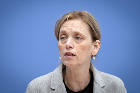 Bundespressekonferenz 'Aktuelle Herausforderungen beim Kinder- und Jugendschutz in der digitalen Welt' in Berlin