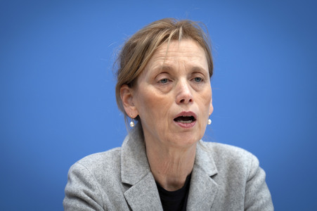 Bundespressekonferenz 'Aktuelle Herausforderungen beim Kinder- und Jugendschutz in der digitalen Welt' in Berlin