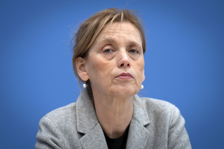 Bundespressekonferenz 'Aktuelle Herausforderungen beim Kinder- und Jugendschutz in der digitalen Welt' in Berlin