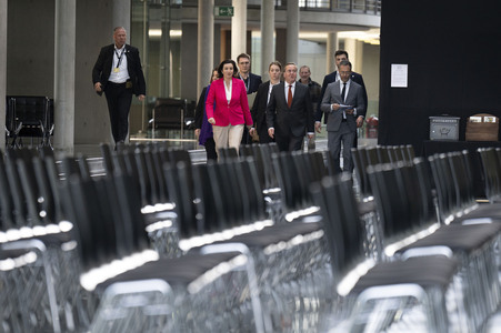 Pressekonferenz zur Weltraumsicherheitsstrategie der Bundesregierung in Berlin
