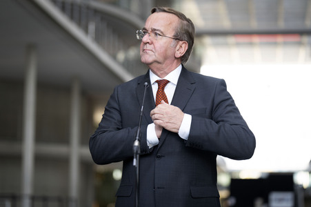 Pressekonferenz zur Weltraumsicherheitsstrategie der Bundesregierung in Berlin