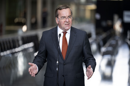 Pressekonferenz zur Weltraumsicherheitsstrategie der Bundesregierung in Berlin