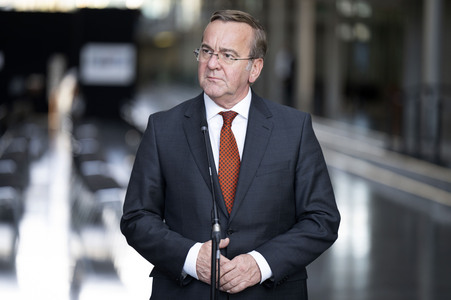 Pressekonferenz zur Weltraumsicherheitsstrategie der Bundesregierung in Berlin