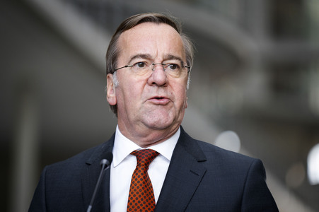 Pressekonferenz zur Weltraumsicherheitsstrategie der Bundesregierung in Berlin