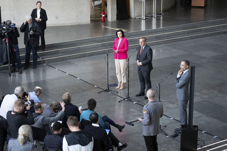 Pressekonferenz zur Weltraumsicherheitsstrategie der Bundesregierung in Berlin