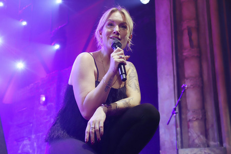 Schlagerwahn auf der Reeperbahn in Hamburg