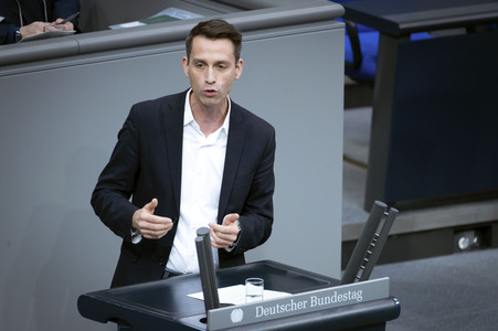 42. Sitzung des Deutschen Bundestages in Berlin