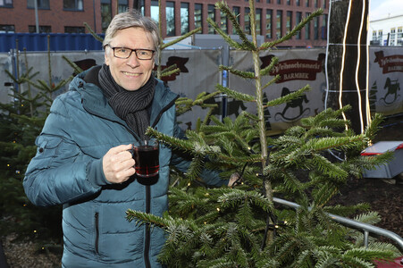Taco und Thorsten Laussch auf dem Weihnachtmarkt in Hamburg