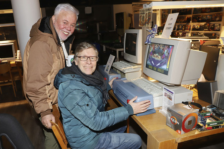 Taco und Thorsten Laussch auf dem Weihnachtmarkt in Hamburg