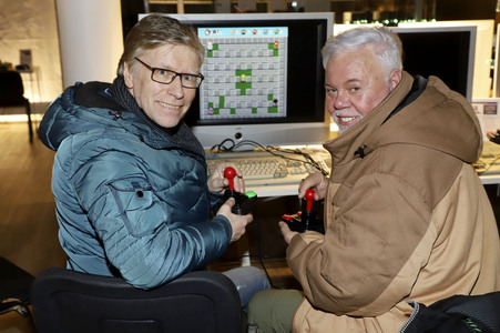 Taco und Thorsten Laussch auf dem Weihnachtmarkt in Hamburg
