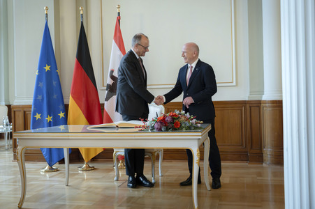 Antrittsbesuch von Bundeskanzler Friedrich Merz im Roten Rathaus in Berlin