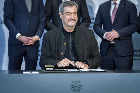 Unterzeichnung der Vereinbarung zur Olympiabewerbung in Berlin