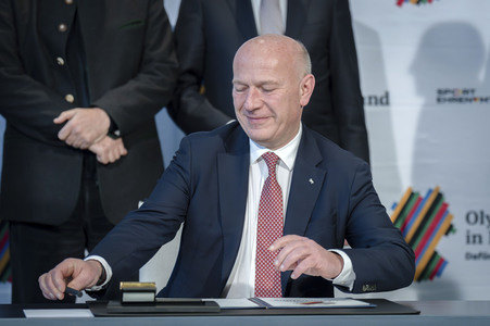 Unterzeichnung der Vereinbarung zur Olympiabewerbung in Berlin