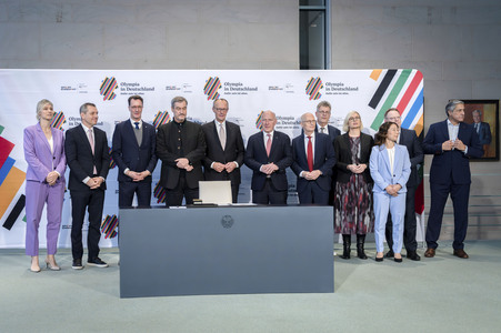 Unterzeichnung der Vereinbarung zur Olympiabewerbung in Berlin