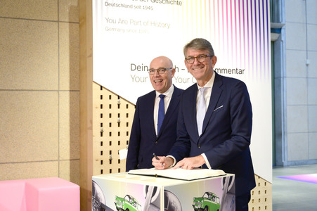 Austellungseröffnung 'Du bist Teil der Geschichte' in Bonn