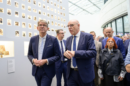 Austellungseröffnung 'Du bist Teil der Geschichte' in Bonn