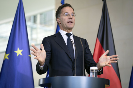 Empfang des NATO-Generalsekretärs in Berlin