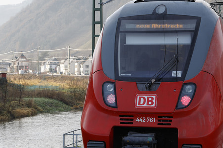 Inbetriebnahme der neuen Ahrtalbahn