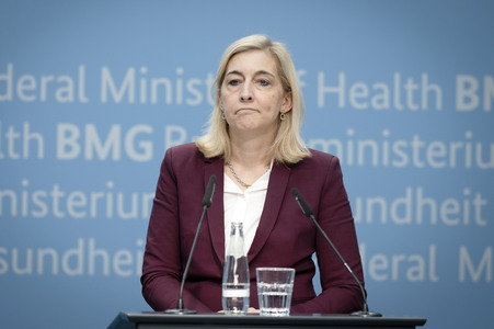 Pressekonferenz mit Nina Warken in Berlin