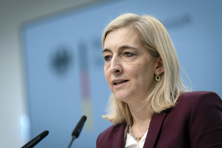 Pressekonferenz mit Nina Warken in Berlin