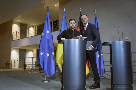 Pressestatement von Selenskyj und Merz zum Ukraine-Gipfel in Berlin