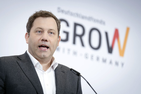 Pressekonferenz zur Vorstellung des Deutschlandfonds bei der KfW-Bankengruppe in Berlin