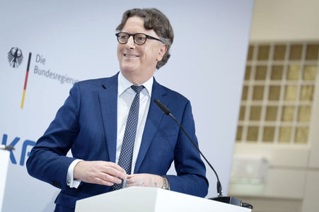 Pressekonferenz zur Vorstellung des Deutschlandfonds bei der KfW-Bankengruppe in Berlin