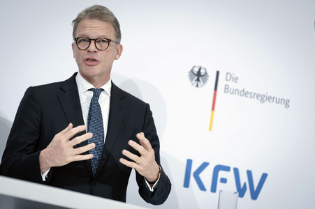 Pressekonferenz zur Vorstellung des Deutschlandfonds bei der KfW-Bankengruppe in Berlin