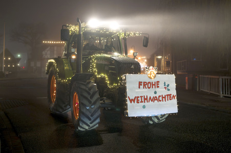 Lichterfahrt der Landwirte in Bienenbüttel