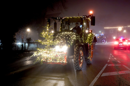 Lichterfahrt der Landwirte in Bienenbüttel