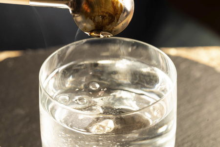 Symbolfoto Zinngießen