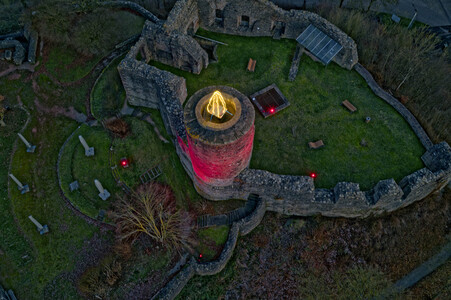 Adventskerze Burgruine Polle