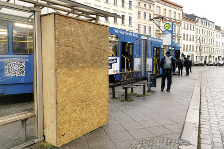 Symbolfoto Schutz gegen Pyrotechnik
