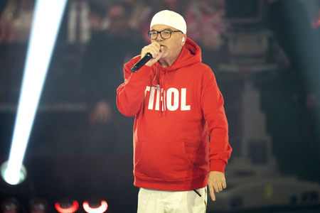 TV-Show 'Silvester-Schlagerbooom 2026 live - Die Wunderlichtershow!' in München